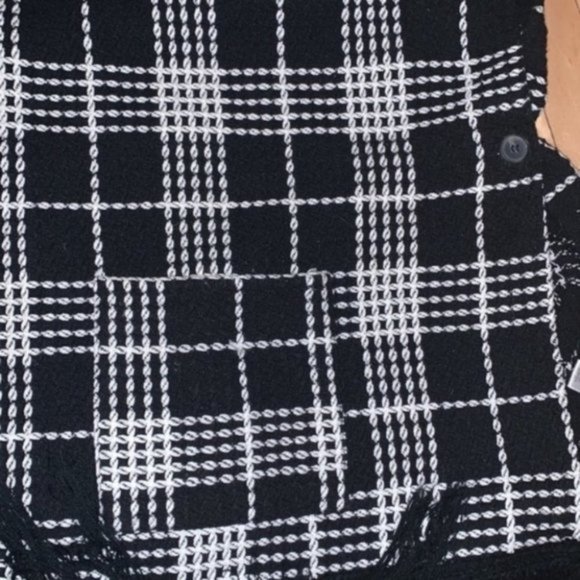 JUSTFAB Black White plaid Fringe hooded cape with pockets size Medium - Picture 7 of 10